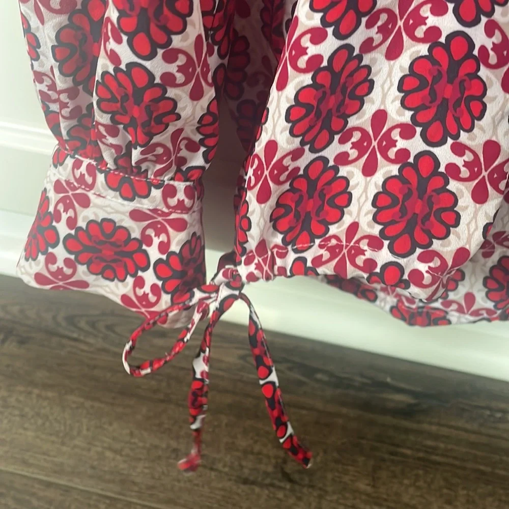 Loft red and navy blouse Medium petite - Picture 4 of 7